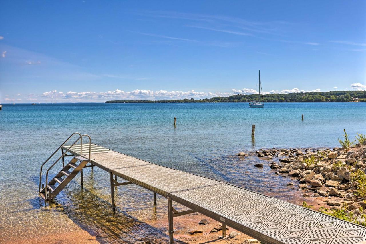Quaint Studio With Shared Beach Walk To Suttons Bay Eksteriør billede