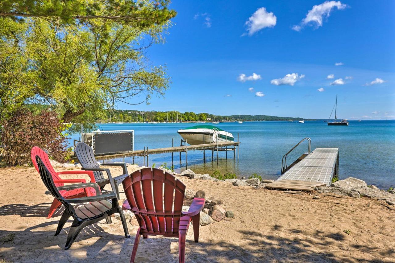 Quaint Studio With Shared Beach Walk To Suttons Bay Eksteriør billede